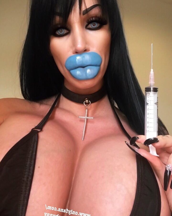 Bimbo Hotness-:)