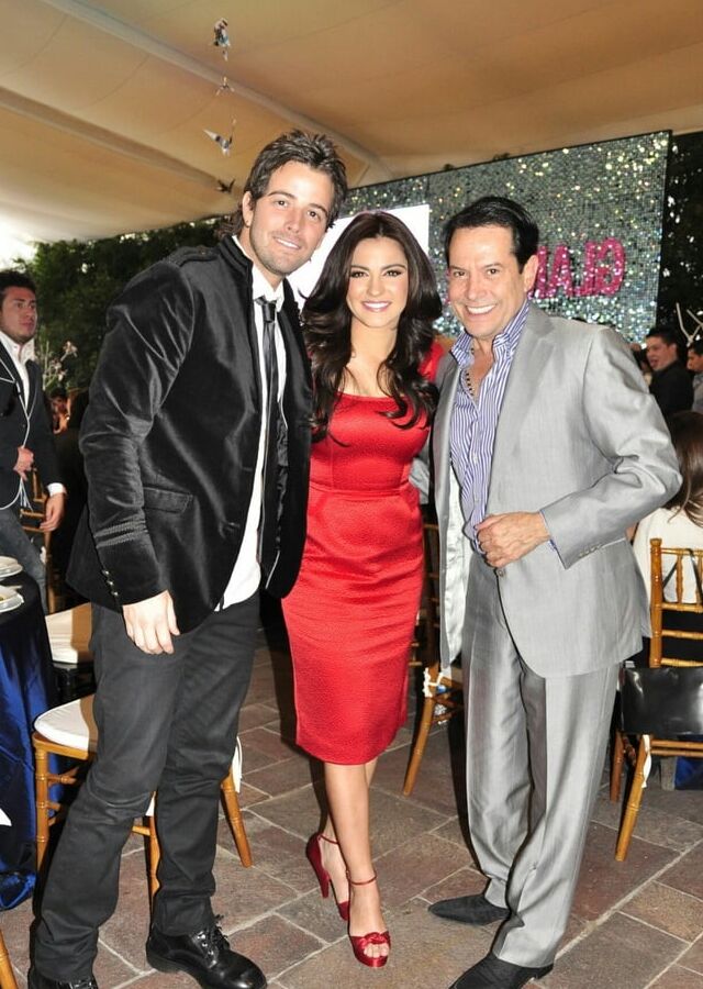 Maite Perroni feet