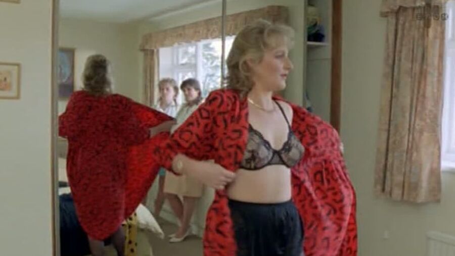 Lesley Sharp, Britsh Actress, Celelebrity