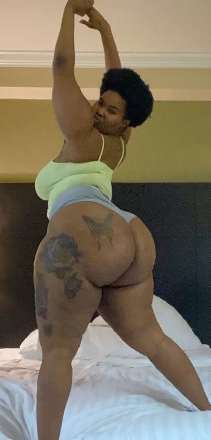 THICK AZZ
