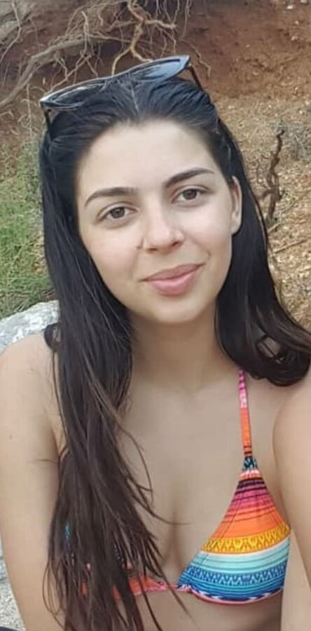Emina mrsava kucka koja voli debeli kurac SLUT - KURVA