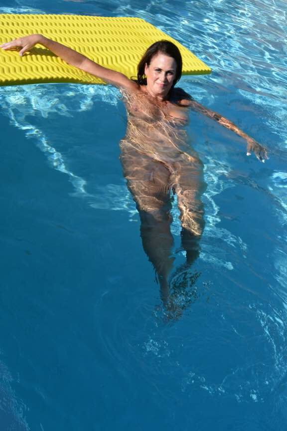 Swinger Pool Party