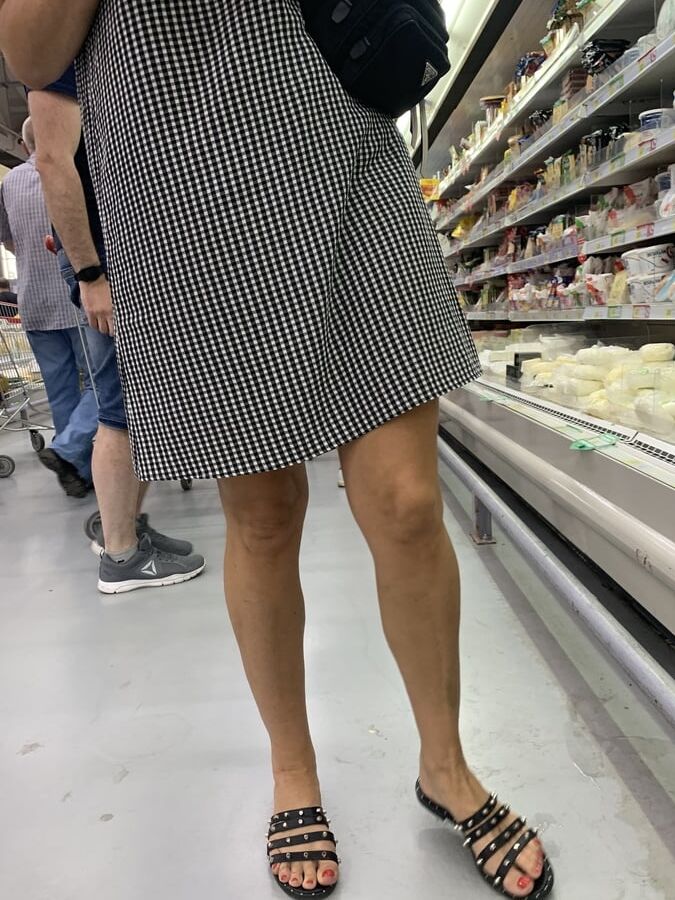 MILF HOT Mature upskirt