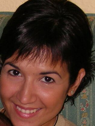 brunette for fakes and cum