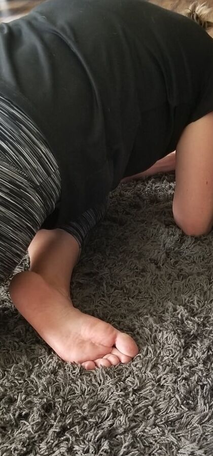 Wife unaware feet