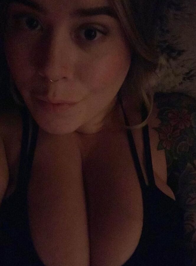 BIG BOOBS BABE