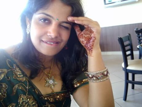 A beautiful aunty nude images