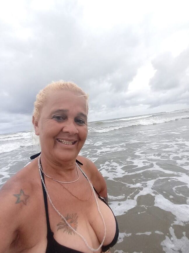 sonia mayer mature granny madura vagina grande