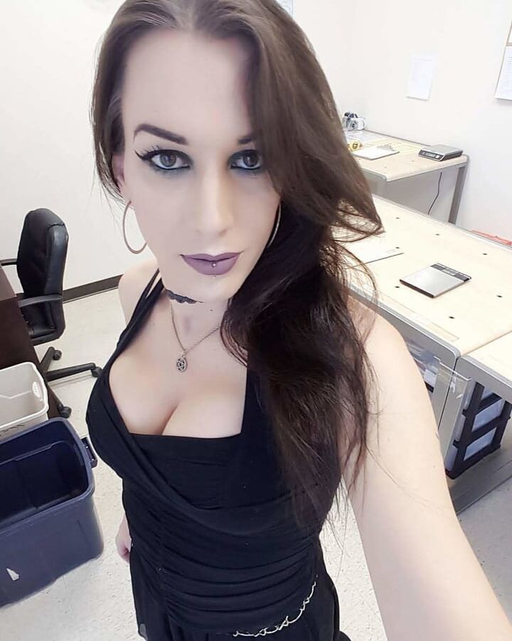 Cum on Gothic