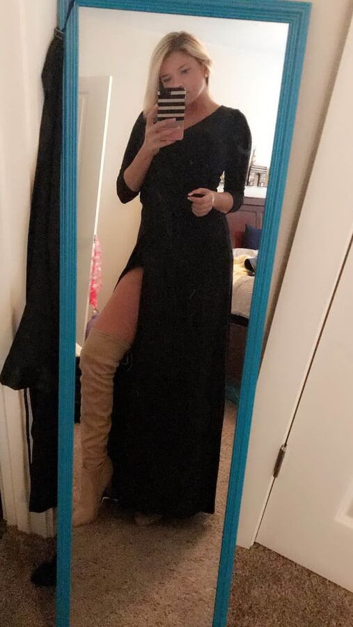 British blonde mum naked selfies