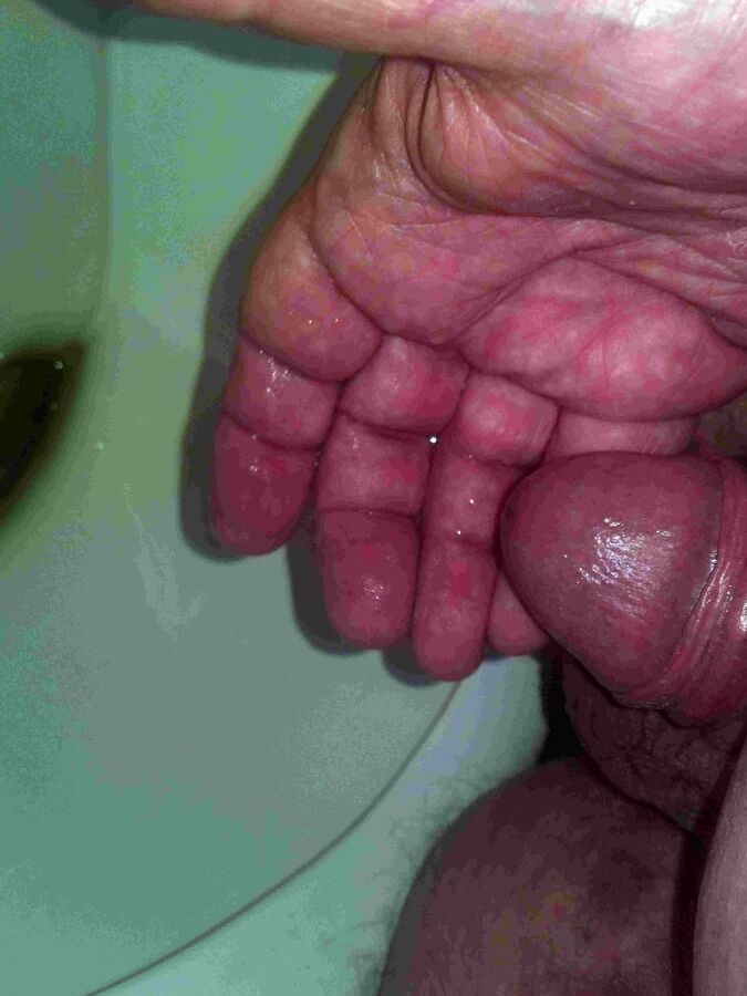 Pee searching - Auf der Suche nach Fremdpisse
