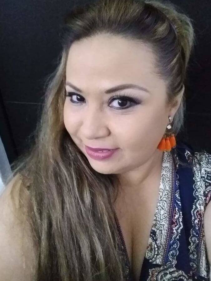 Maestra Coqueta con sus tetas - Miss with Big boobs