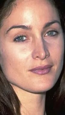 CARRIE-ANNE MOSS