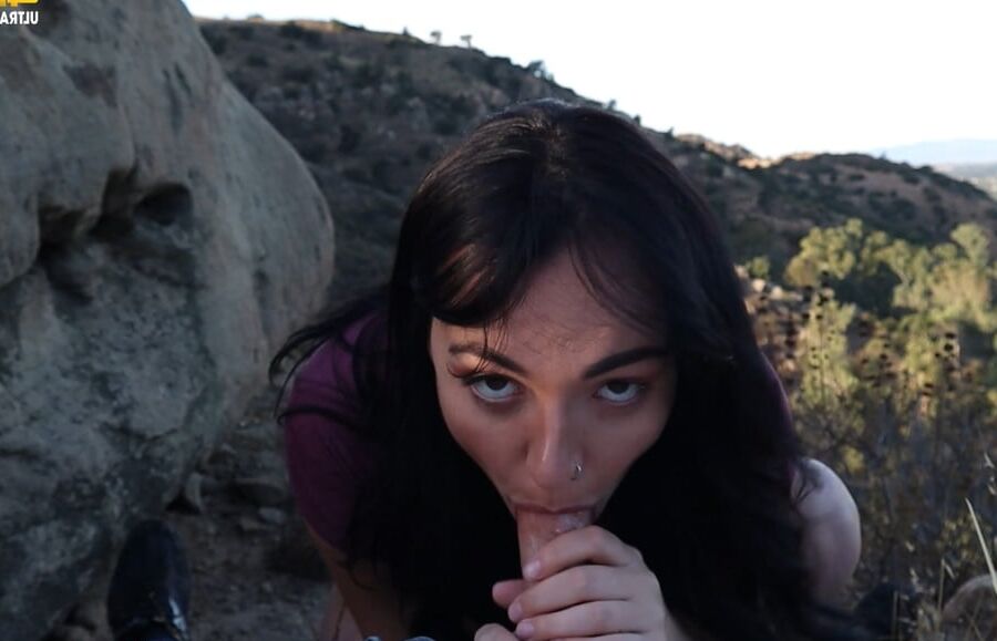 PHILAVISE-Outdoor pies with sexy brunette amateur