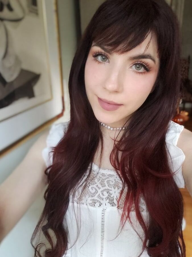 Sexy Twitter Babe