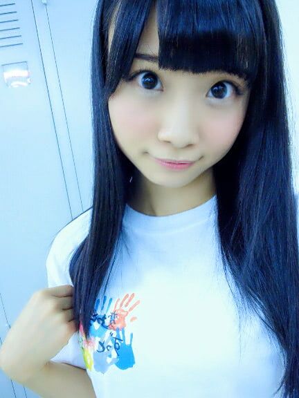 携帯電話の中のすべての女の子の写真