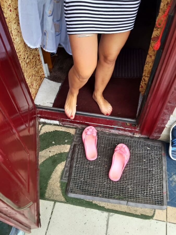 Mom in Flip Flops