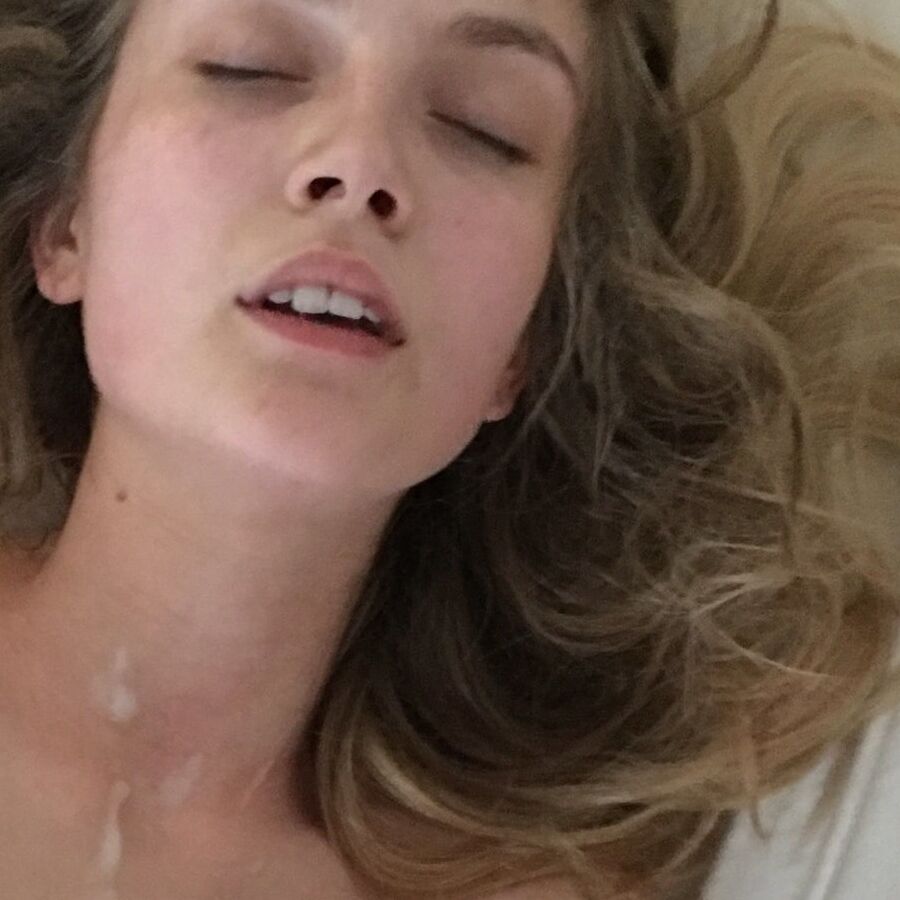 Sexy blond cumslut