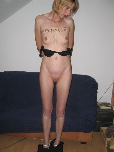 Skinny German slave girl exposet