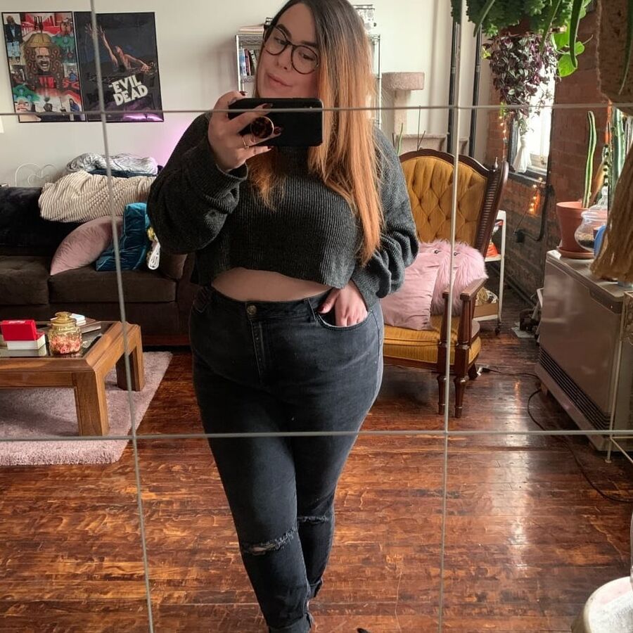 BIG BOOBS BABE
