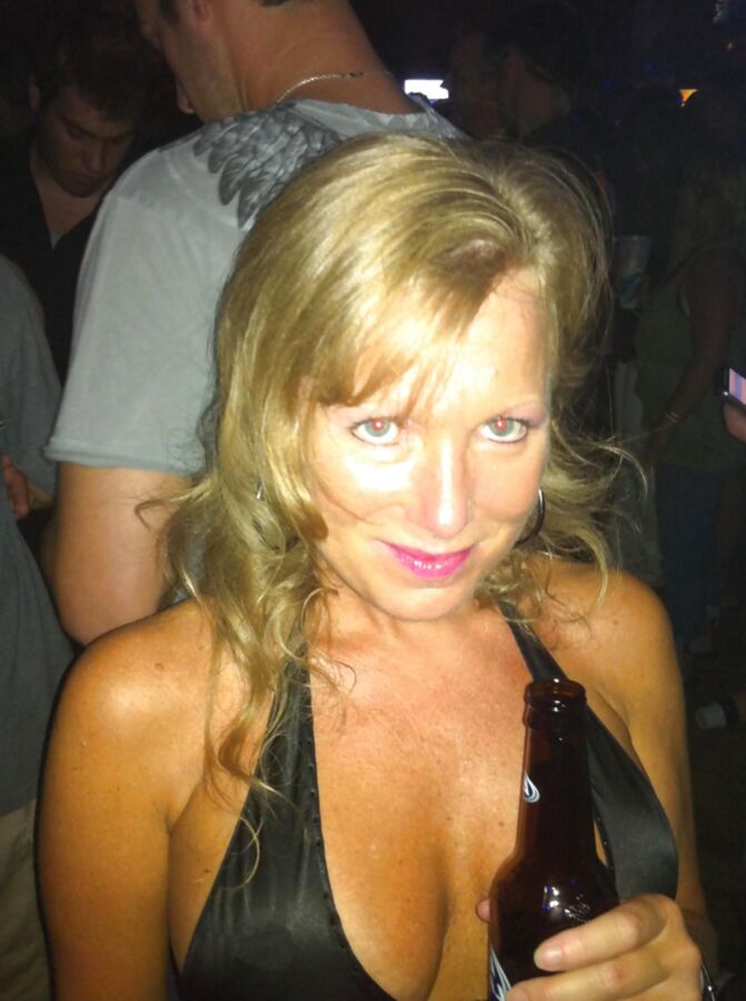 Cuck has a slut wife to show off. His kik in the description