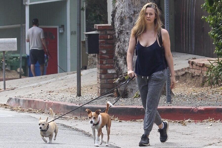 Alicia Silverstone Nipple Pokies