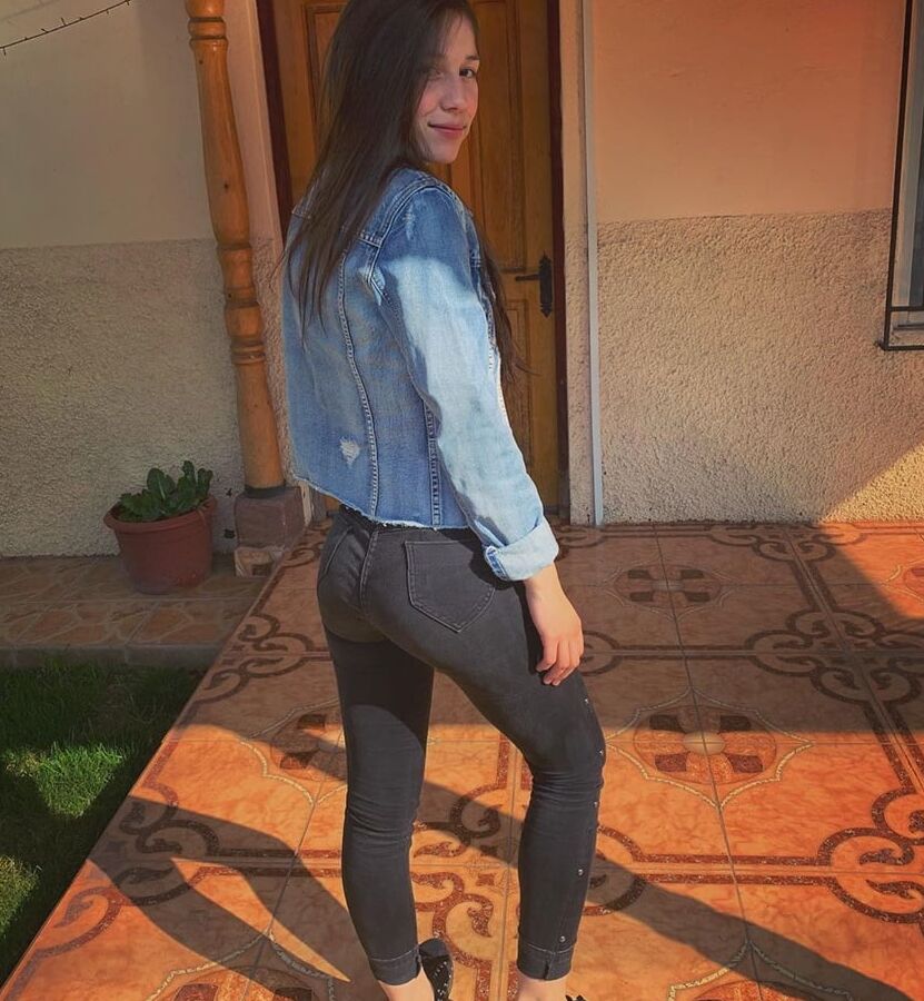 On Instagram- lili_valdes.g