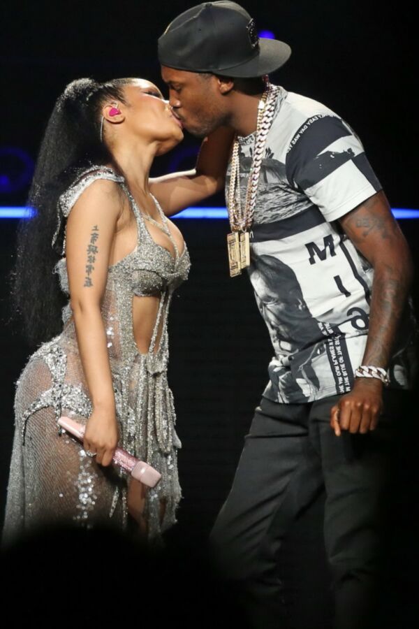 nicki minaj hot