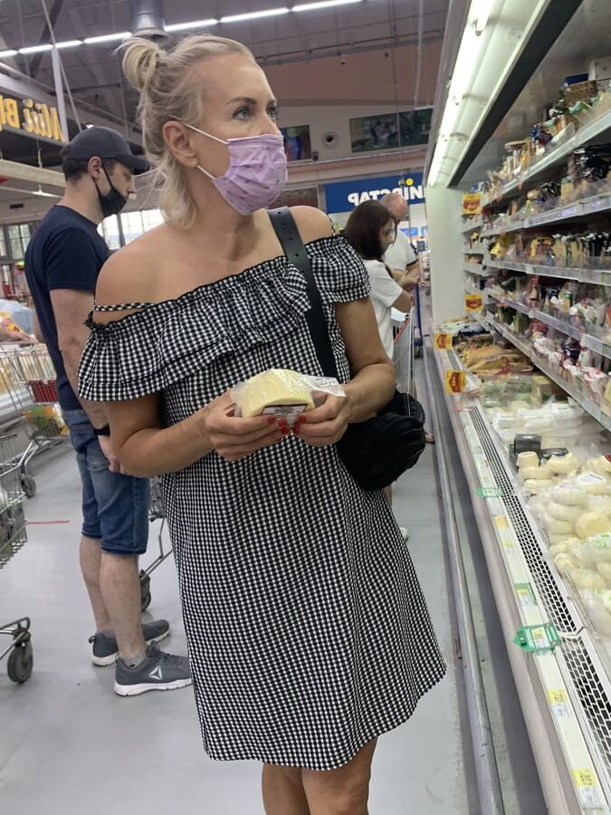 MILF HOT Mature upskirt