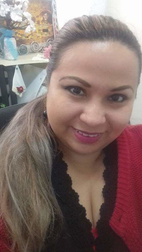 Maestra Coqueta con sus tetas - Miss with Big boobs