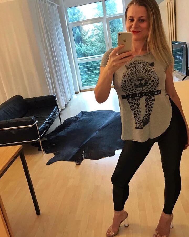 hot amateur Mascha with great tits