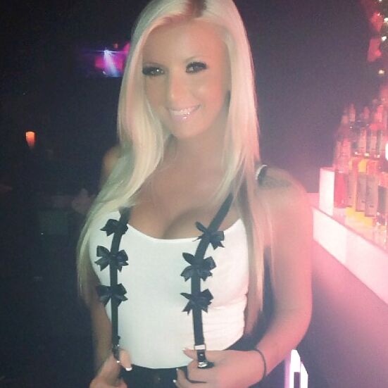 Bimbo Hotness-:)