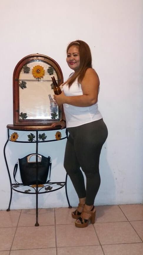 UNA RICA MADURITA Y SU SABROSA AMIGA