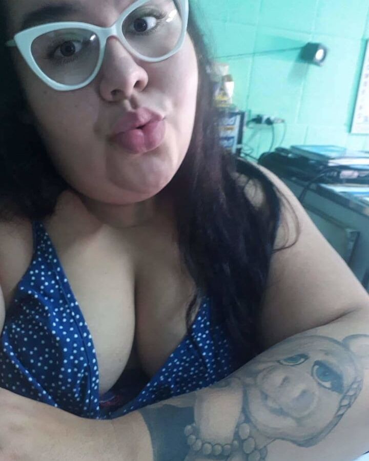 Sexy chubby with beautifull smile