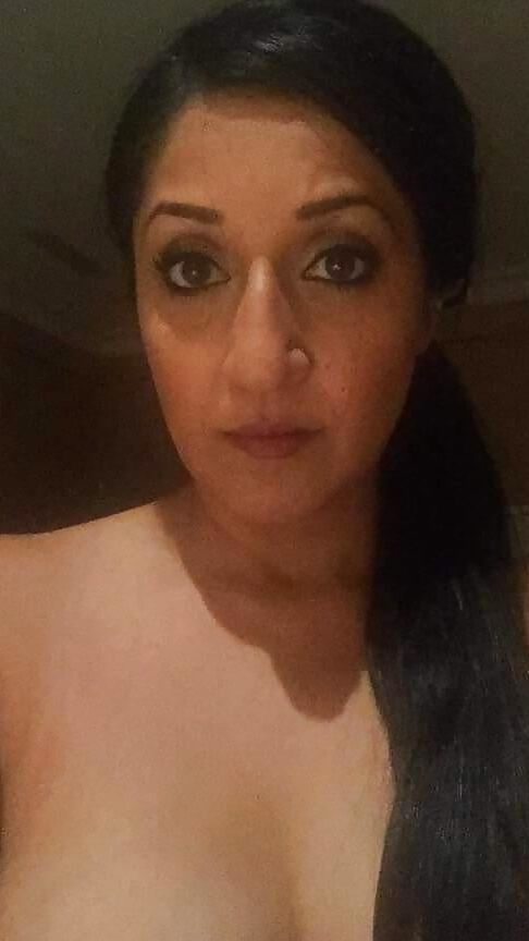 Sexy NRI milf exposed beautiful tits and ass