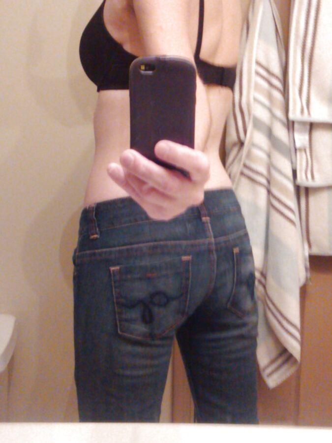 otaku gordita en el local de ensay