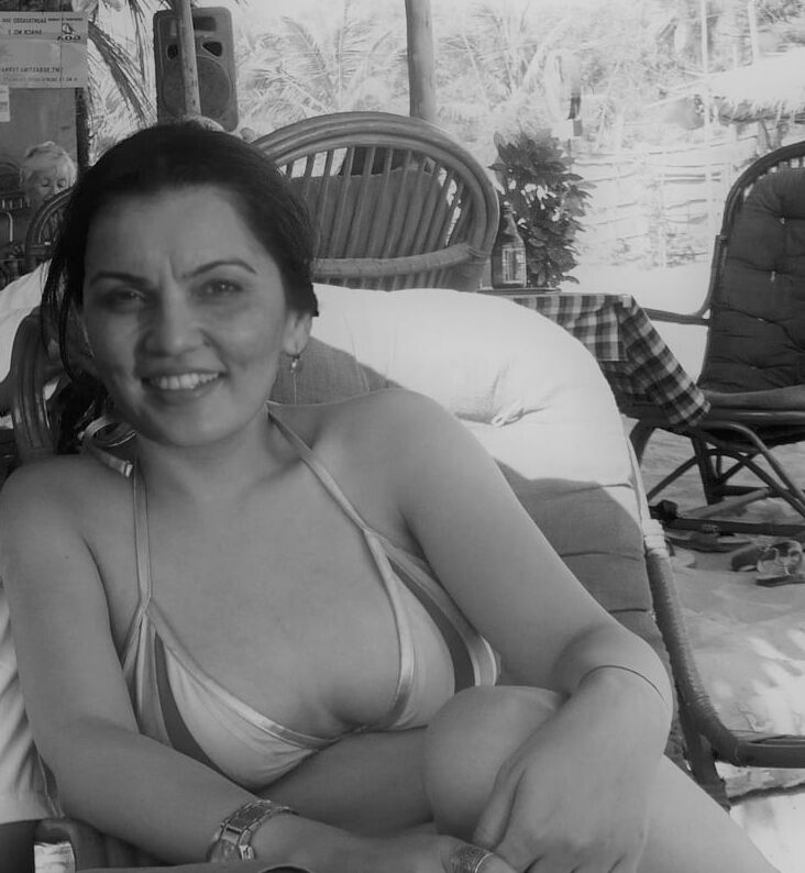 Busty Paki Pakistani Moms and MILF