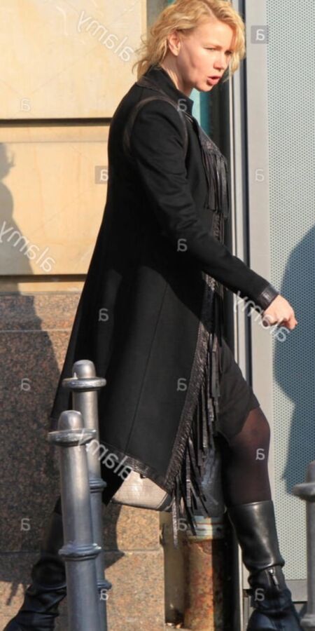 Female Celebrity Boots &amp; Leather - Veronica Ferres