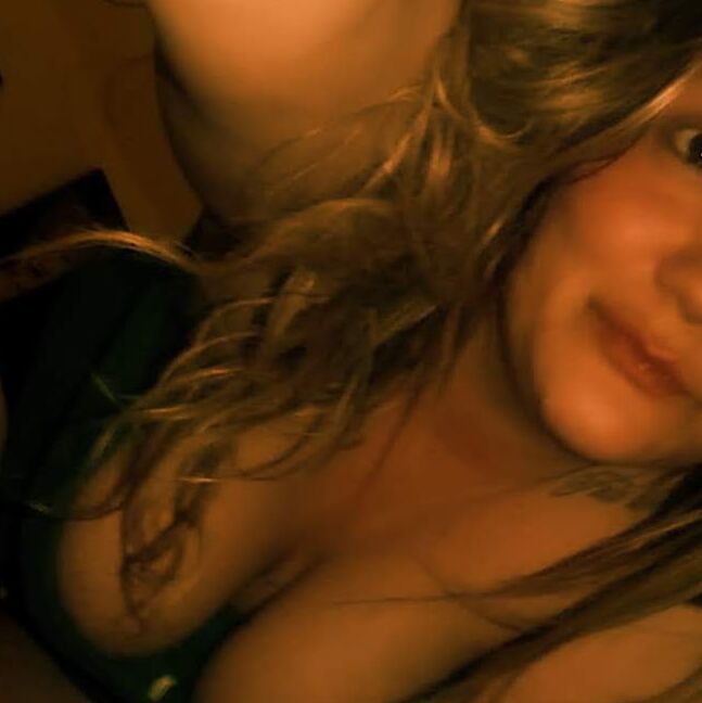 Nude mom