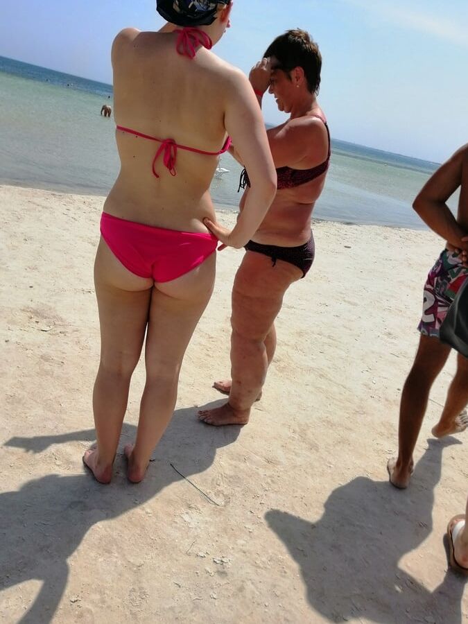 Outdoor slut, salope en vacances en tunisie