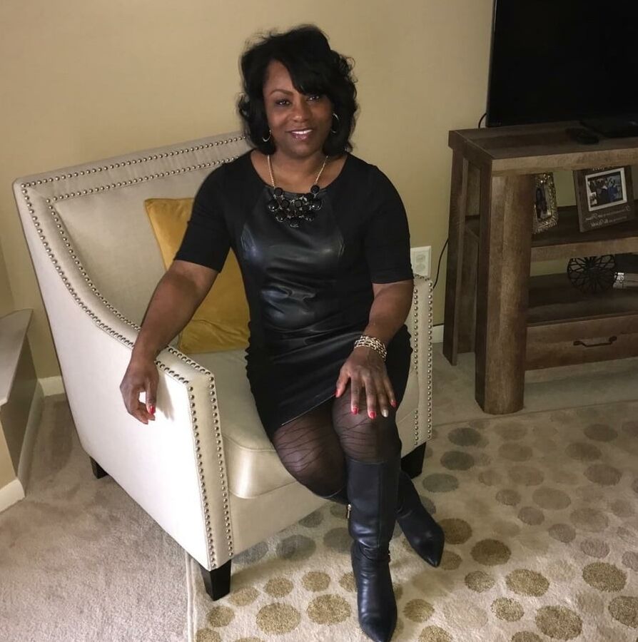 Ebony Goddesses wearing boots