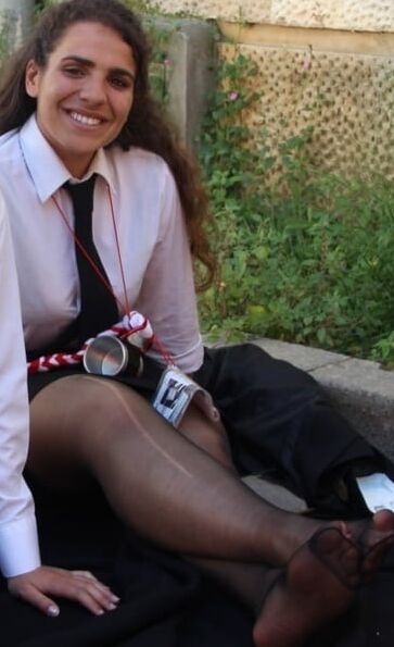 Cumtribute her