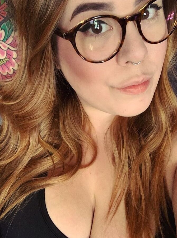 BIG BOOBS BABE