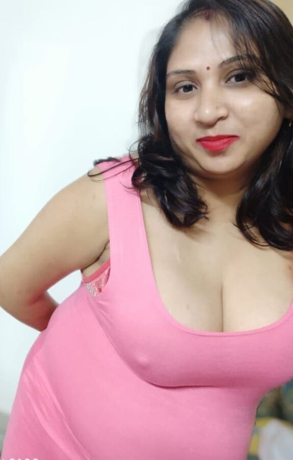 Urvashi (Savi) bhabhi show nude