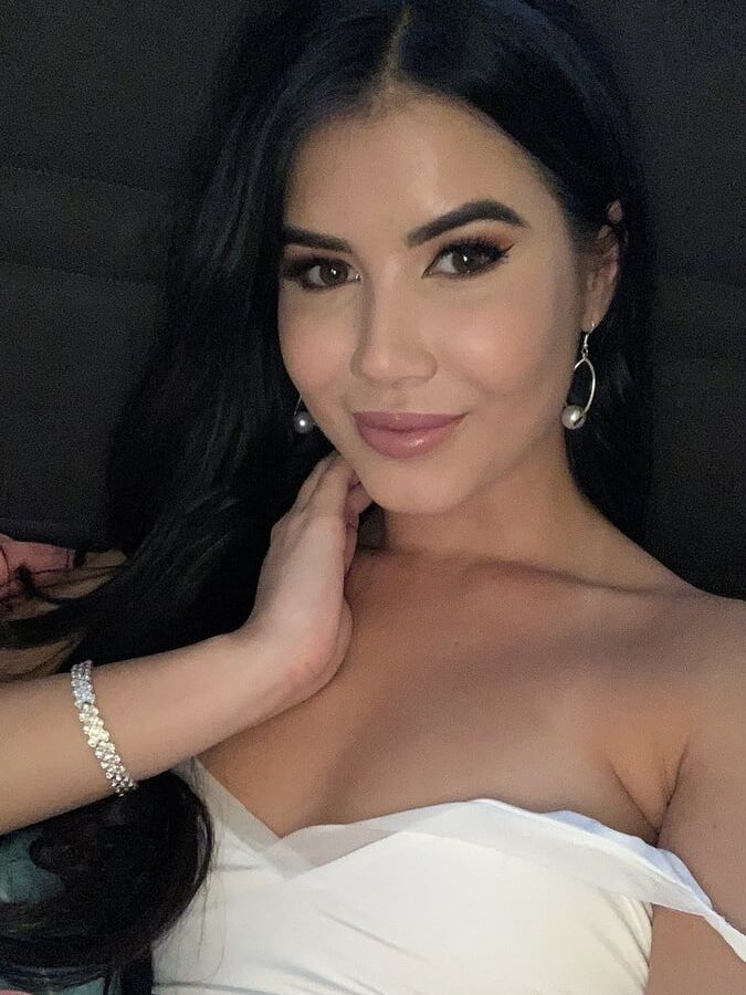 Lady Dee Eurasian Beauty