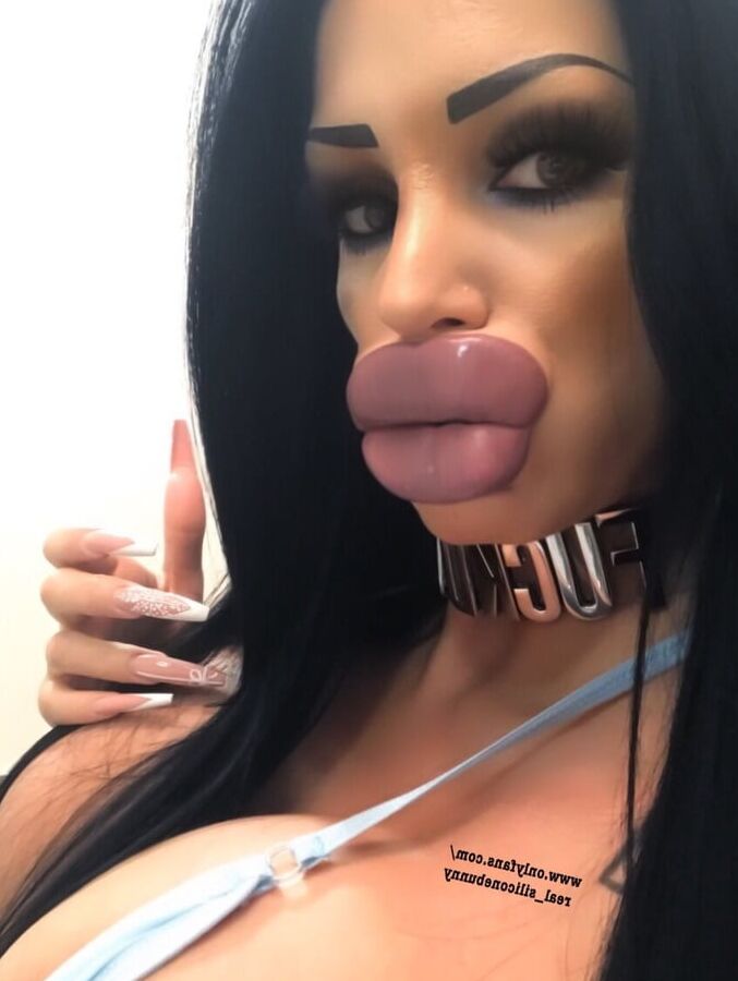 Bimbo Hotness-:)