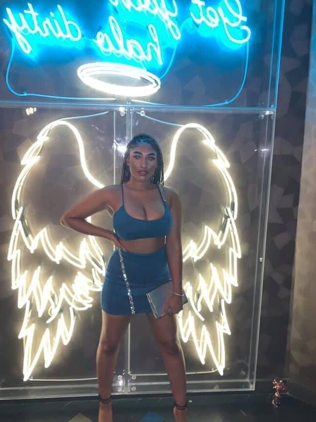 Busty Ebony Babe: Kiah