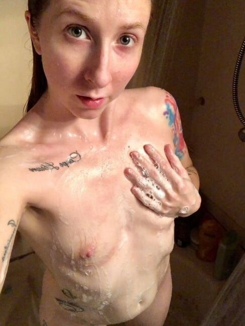 Petite Webslut Elizabeth