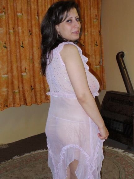 Arab Chubby mom