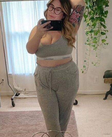 BIG BOOBS BABE